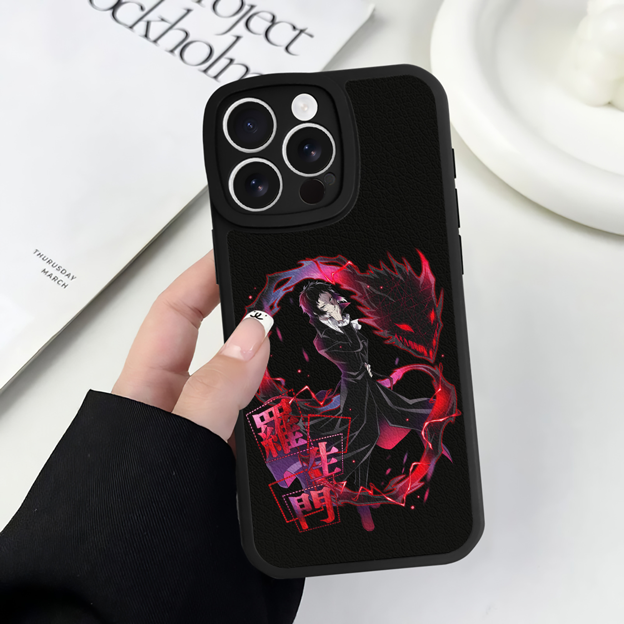 （画像用） 文豪ストレイドッグス Bungo Stray Dogs 【iPhone 16シリーズ対応】シリコンスマホケース（レザー調） 材質：シリコン